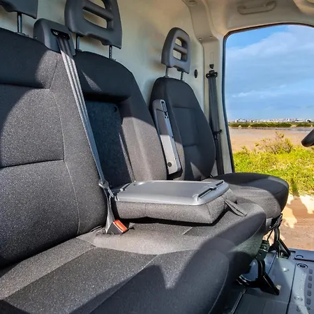 אתר קמפינג Ocean Camper - Campervan & Surf *