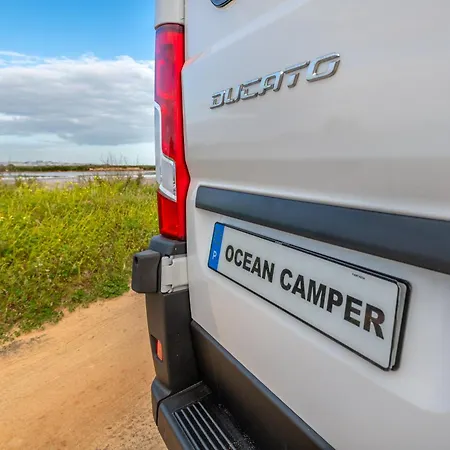 مكان تخييم Ocean Camper - Campervan & Surf *